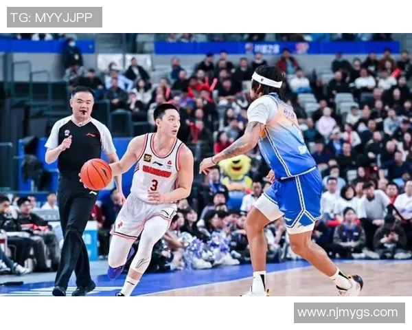 2017年CBA季后赛广东队对阵新疆队第三场精彩回顾与分析